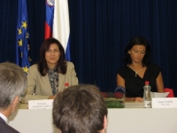 Dr. Romana Jordan Cizelj, mag. Tanja Fajon. Novinarska konferenca pred parlamentarnim zasedanjem EP. Ljubljana, 9. 9. 2011.