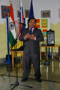 Zaključna prireditev okoljsko-humanitarne akcije Ohranimo Slovenijo, pomagajmo Indiji 2011/2012. Cerklje na Gorenjskem, 28. 5. 2012. 