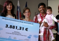 Zaključna prireditev okoljsko-humanitarne akcije Ohranimo Slovenijo, pomagajmo Indiji 2011/2012. Cerklje na Gorenjskem, 28. 5. 2012. 